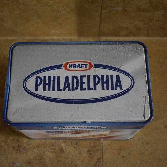 EXCLUSIE Kraft Philadelphia Recipe Collection Metal Recipe Box Tin with Recipes - Picture 5 of 6